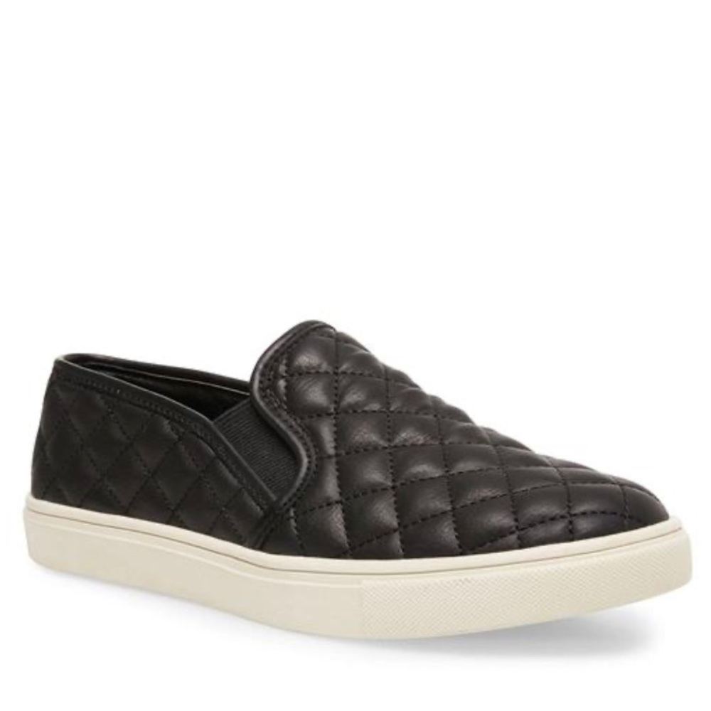 steve madden | ecentrcq black slip on sneaker